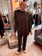 Load image into Gallery viewer, Vanda
