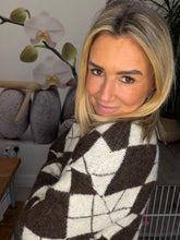 Load image into Gallery viewer, Georgia
