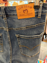 Load image into Gallery viewer, Mom
