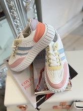 Load image into Gallery viewer, Malibu
