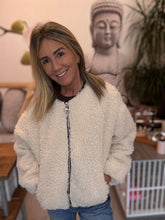 Load image into Gallery viewer, Sandy
