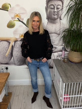 Load image into Gallery viewer, Connie
