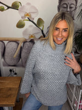 Load image into Gallery viewer, Lorna
