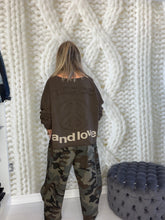 Load image into Gallery viewer, Peace &amp; love

