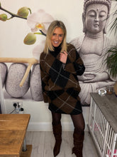 Load image into Gallery viewer, Clara
