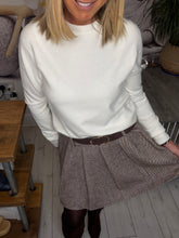 Load image into Gallery viewer, Saskia
