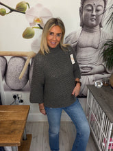 Load image into Gallery viewer, Lorna
