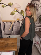 Load image into Gallery viewer, Pippa
