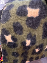 Load image into Gallery viewer, Leo
