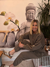 Load image into Gallery viewer, Taylor
