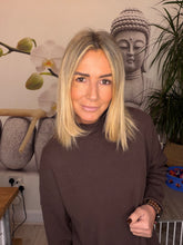 Load image into Gallery viewer, Vanda
