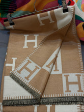 Load image into Gallery viewer, H
