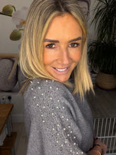 Load image into Gallery viewer, Beth
