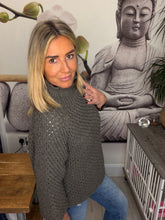 Load image into Gallery viewer, Lorna
