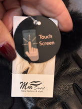 Load image into Gallery viewer, Handy
