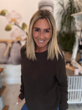 Load image into Gallery viewer, Carly
