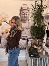 Load image into Gallery viewer, Leo
