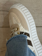 Load image into Gallery viewer, Malibu
