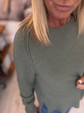 Load image into Gallery viewer, Carly
